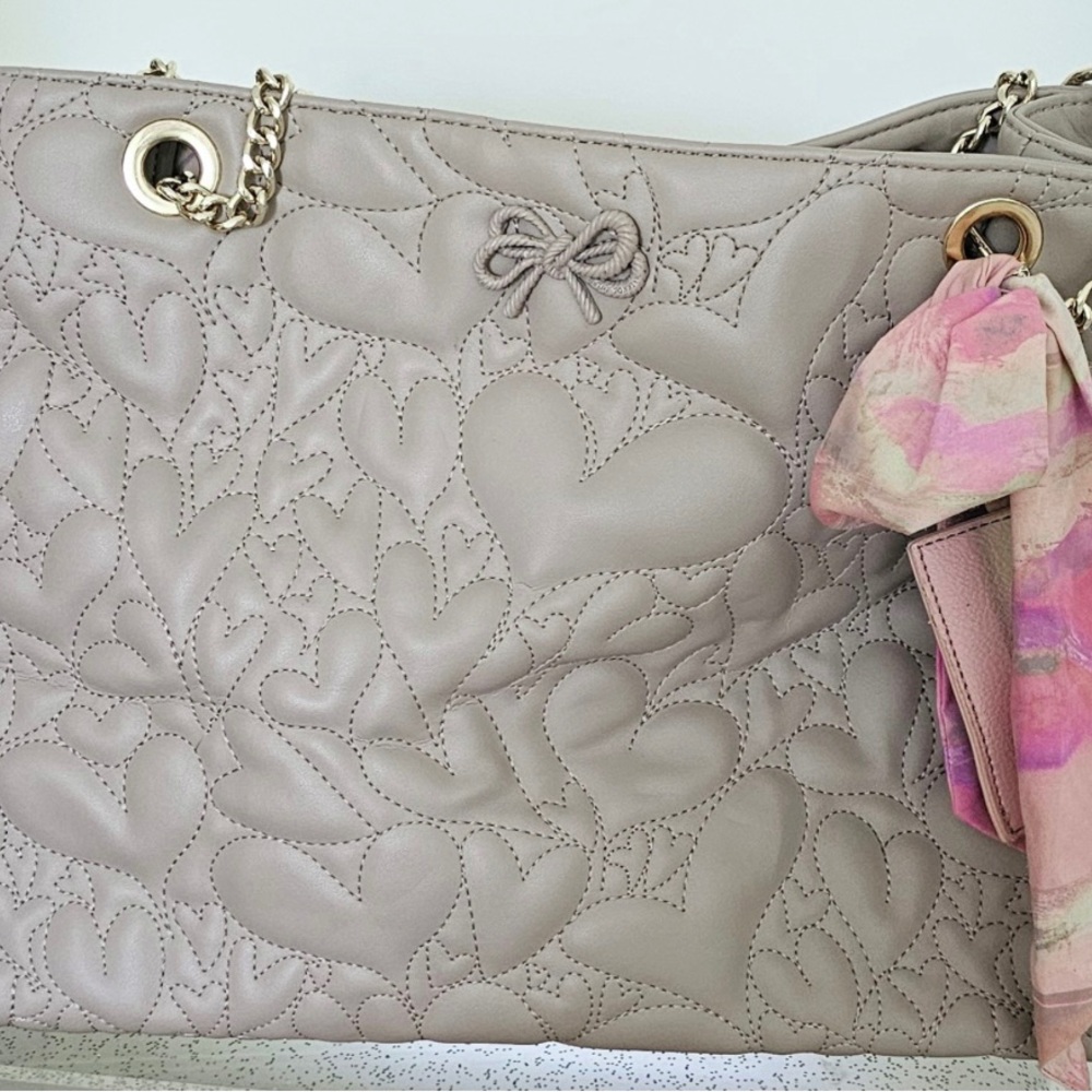 Betsey Johnson Beige Heart-Patterned Shoulder Bag